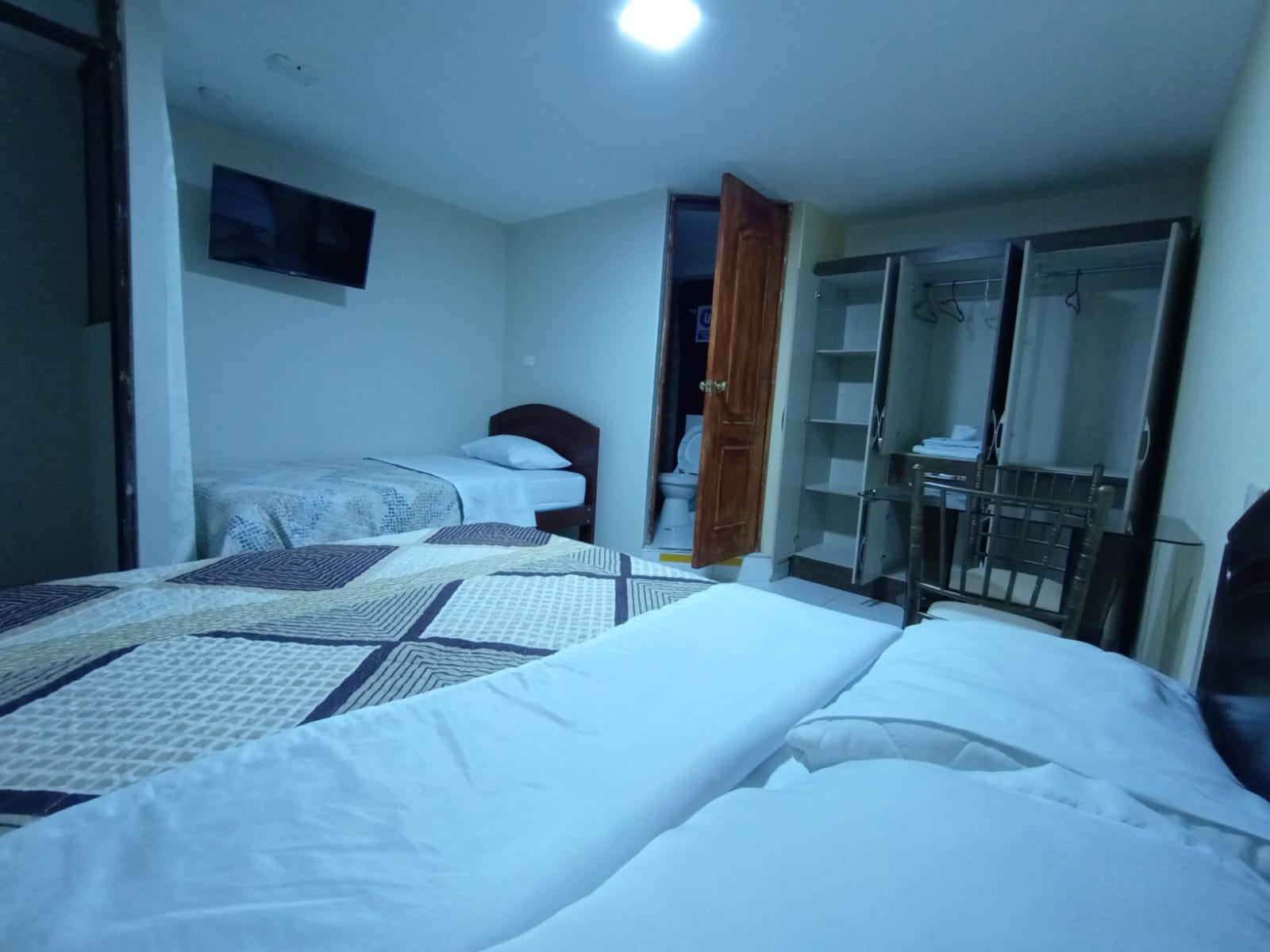 Double Single Room – Hotel Dubay